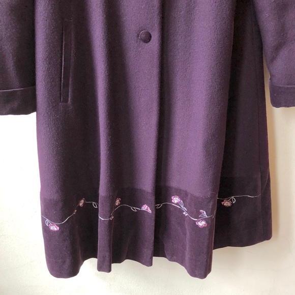 💜 Rothschild Plum Wool and Velvet Insulated Coat - Picture 2 of 7